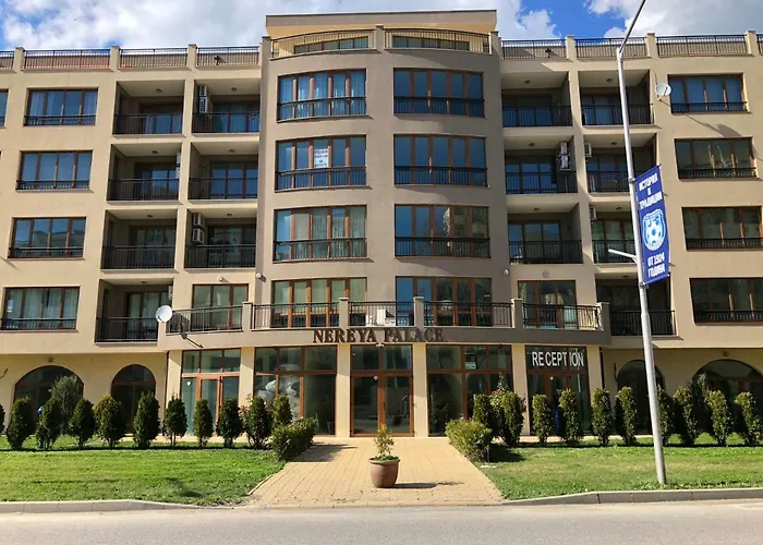 Nereya Palace Art Aprtament Marina Апартаменты *